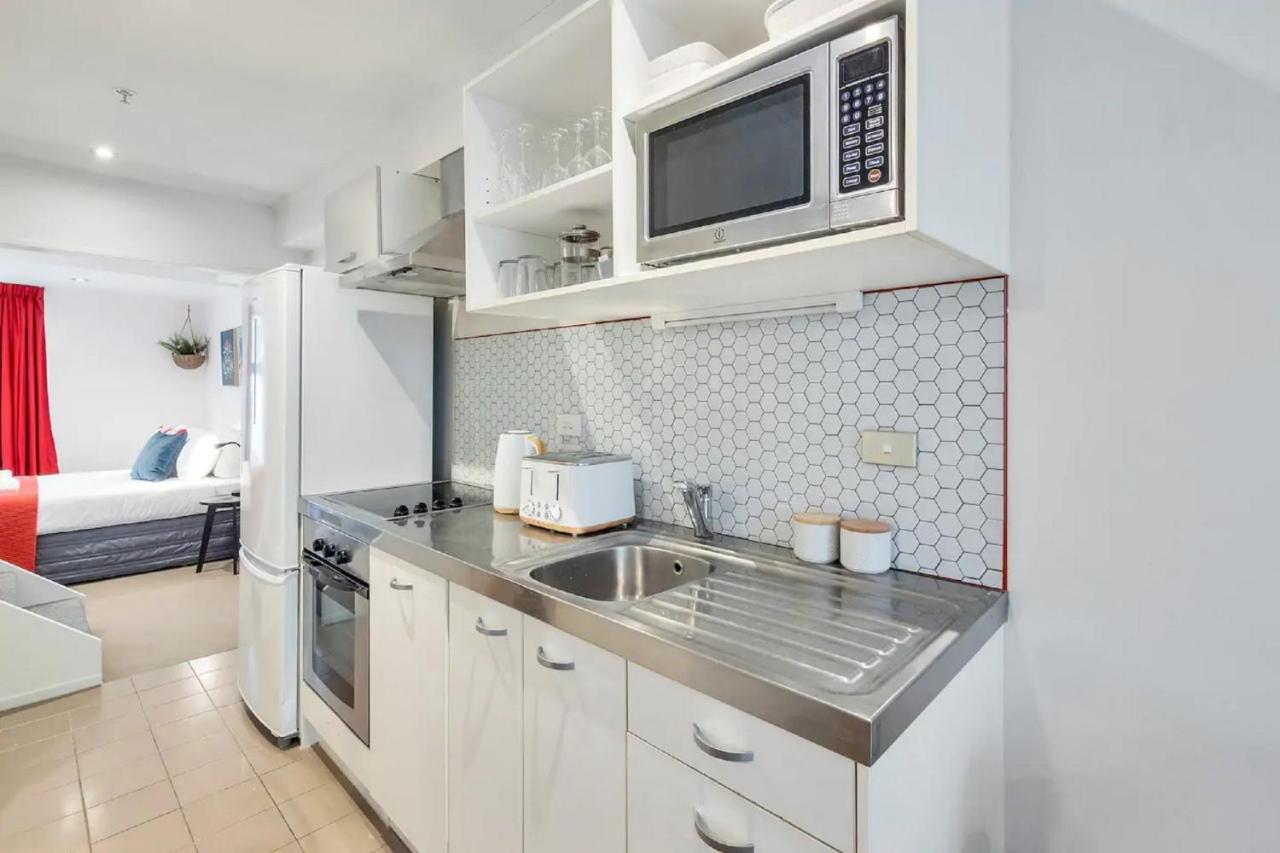 Metro Living Apt Near Skytower And Parking Окленд Экстерьер фото