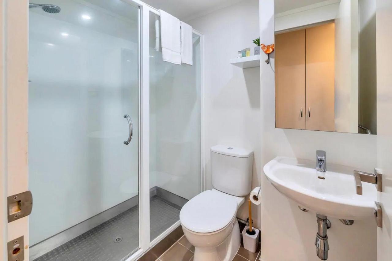 Metro Living Apt Near Skytower And Parking Окленд Экстерьер фото