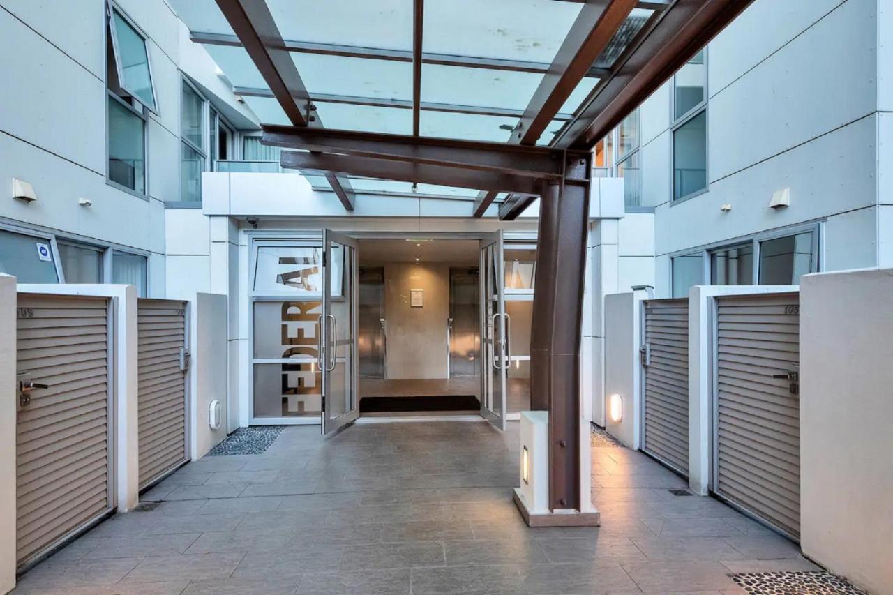 Metro Living Apt Near Skytower And Parking Окленд Экстерьер фото